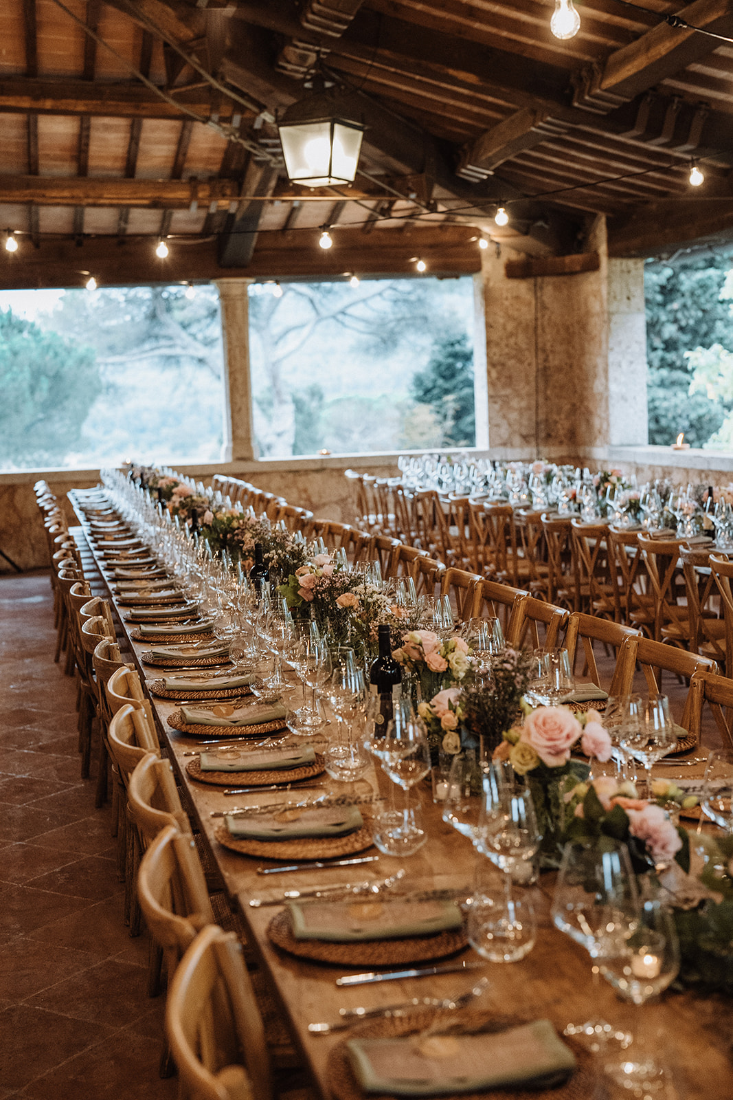 Allestimento matrimonio natural rosa bianco e verde salvia